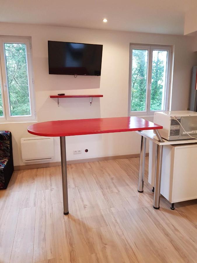 05 - Tres Joli 3 Pieces Neuf 2 Chambres, Logement Tout Equipe Pour 1 A 4 Personnes Maximum, Vue Sur Jardin Avec Parking Privatif, Grand Fourgon Possible, Tout Le Linge De Maison Est Fourni Annesse-et-Beaulieu Bagian luar foto