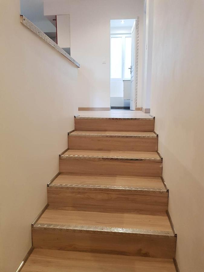 05 - Tres Joli 3 Pieces Neuf 2 Chambres, Logement Tout Equipe Pour 1 A 4 Personnes Maximum, Vue Sur Jardin Avec Parking Privatif, Grand Fourgon Possible, Tout Le Linge De Maison Est Fourni Annesse-et-Beaulieu Bagian luar foto