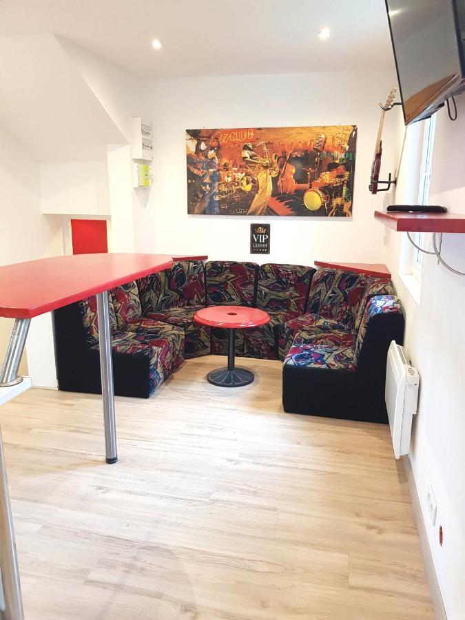 05 - Tres Joli 3 Pieces Neuf 2 Chambres, Logement Tout Equipe Pour 1 A 4 Personnes Maximum, Vue Sur Jardin Avec Parking Privatif, Grand Fourgon Possible, Tout Le Linge De Maison Est Fourni Annesse-et-Beaulieu Bagian luar foto